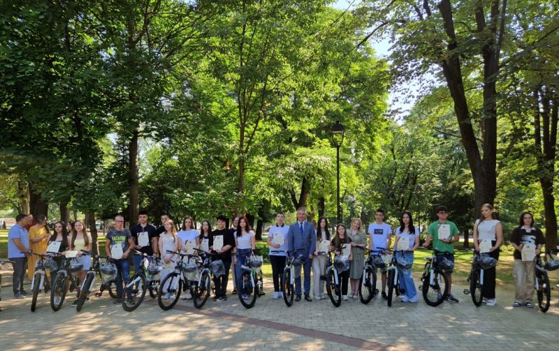 Додељене награде ђацима генерације